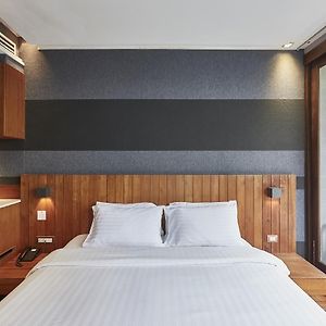 Studio King Bed